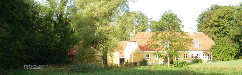 Idyllisk hus i en landzone