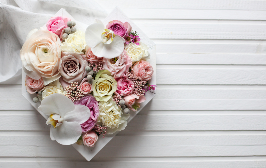buket blomster, formet som et hjerte