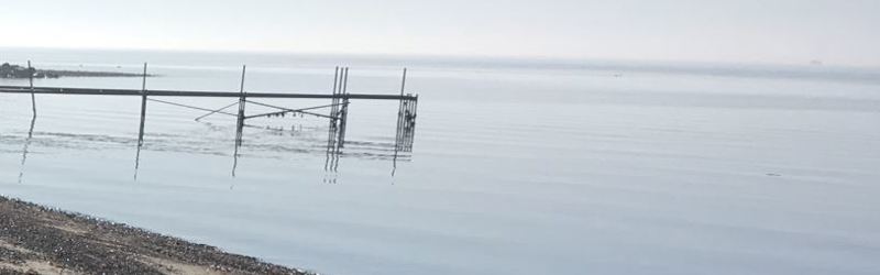 Badebro ved stranden