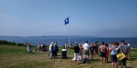 Mennesker på en strand