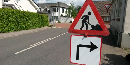Skilt med vejarbejde