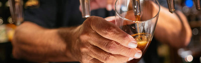 Udskænkning af alkohol i bar